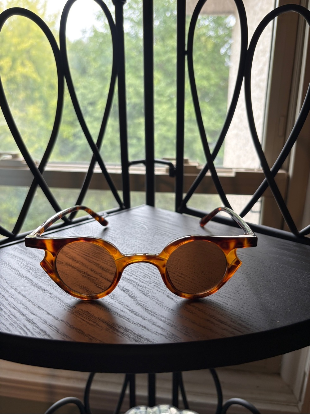 Vintage Round Tortoiseshell Sunglasses in Amber Brown - Classic Style